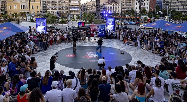 Το Red Bull Dance Your Style ξεσήκωσε τον Πειραιά με τους ρυθμούς του