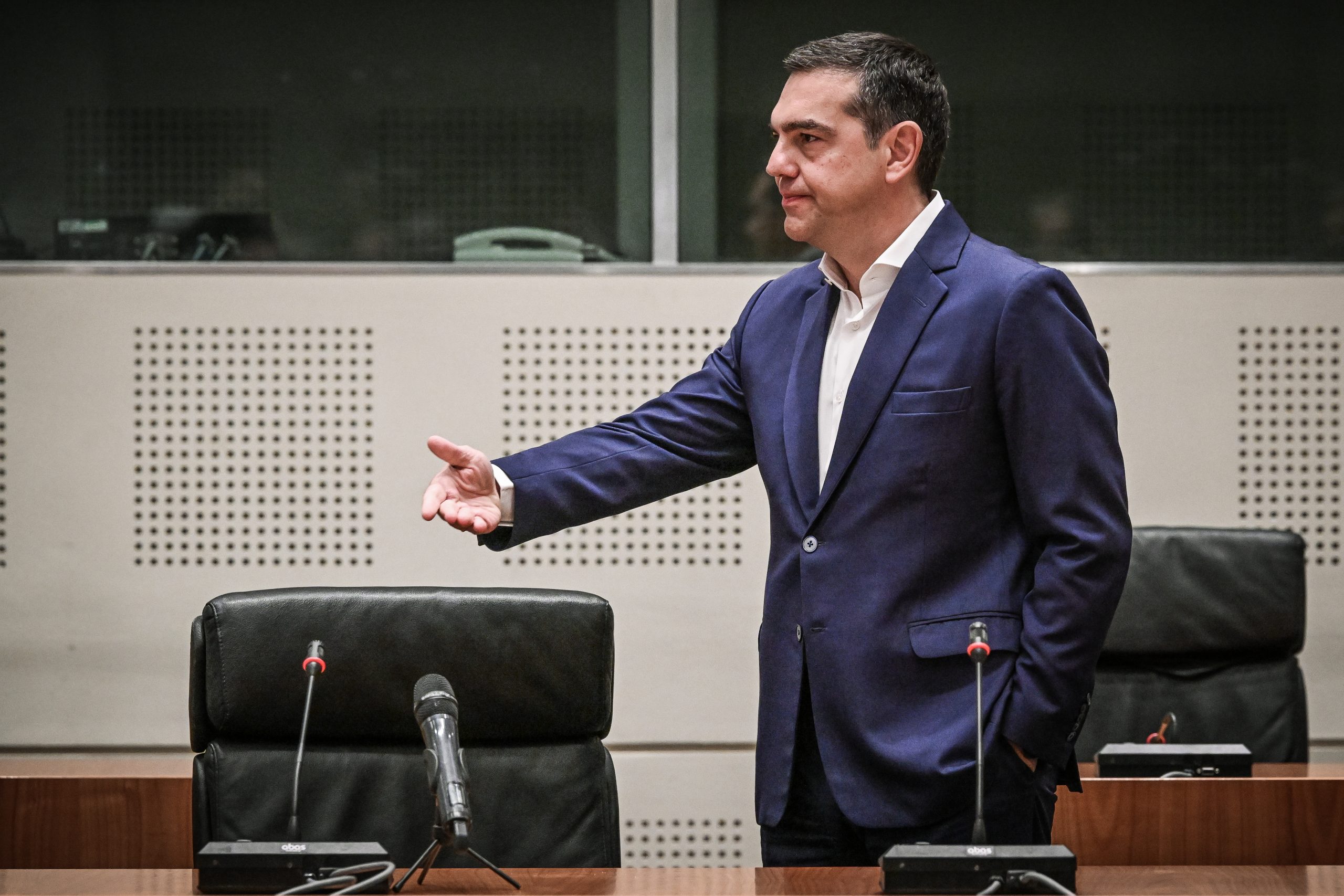 Διπλό σοκ για τον ΣΥΡΙΖΑ  – Η αποχώρηση Τσίπρα και οι φήμες για νέο κόμμα