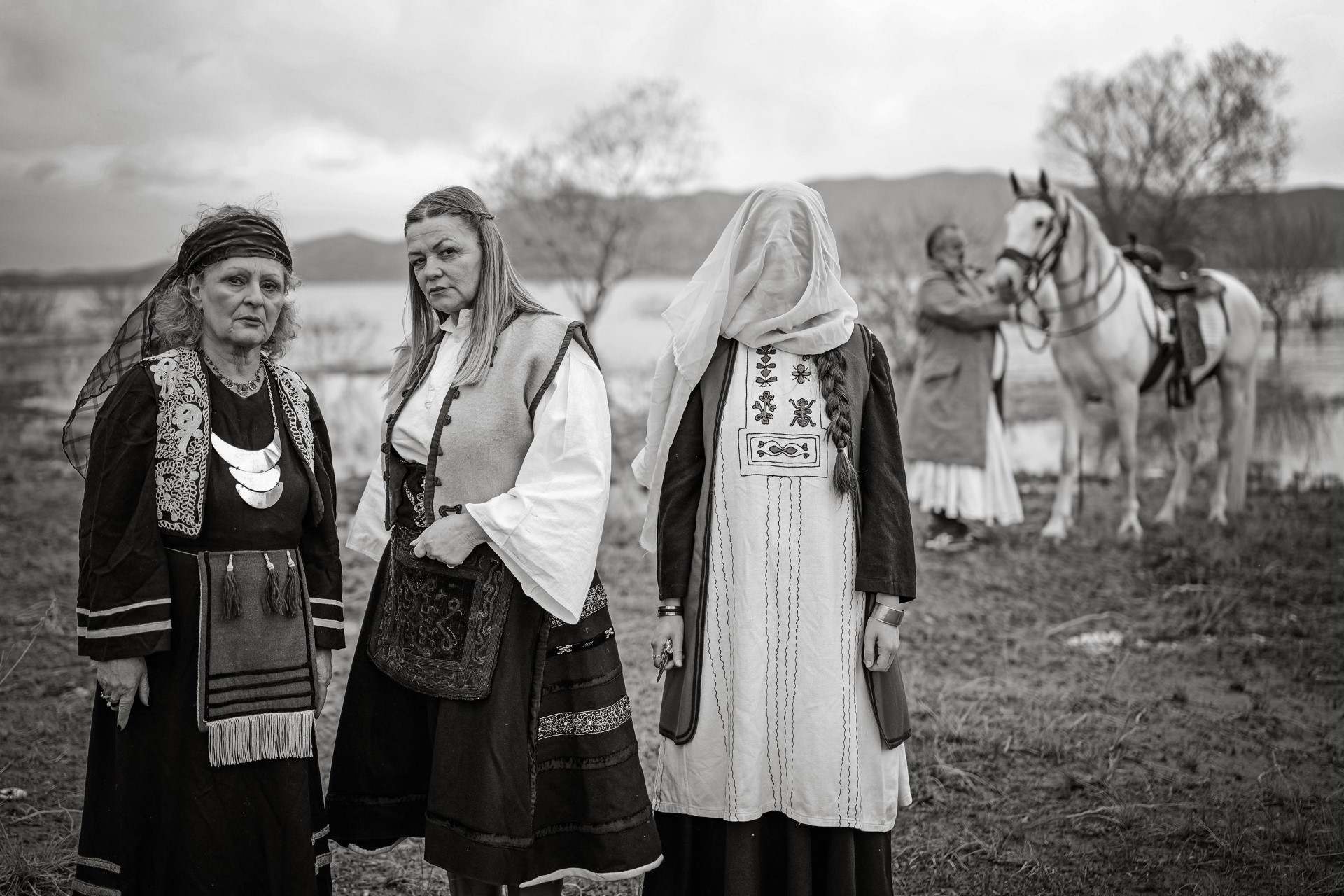 Εκάβη του Ευριπίδη σε σκηνοθεσία Ένκε Φεζολλάρι στις 6 Ιουλίου στο Θέατρο Αττικού Άλσους Κατίνα Παξινού – Διαβαλκανικό Φεστιβάλ Αρχαίου Δράματος