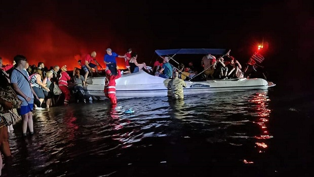 Ο Ελληνικός Ερυθρός Σταυρός στην καταστροφική πυρκαγιά της Ρόδου (βίντεο, εικόνες)