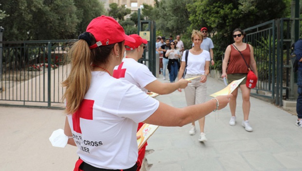 Ελληνικός Ερυθρός Σταυρός: Οδηγίες για προστασία από τον καύσωνα και τις υψηλές θερμοκρασίες