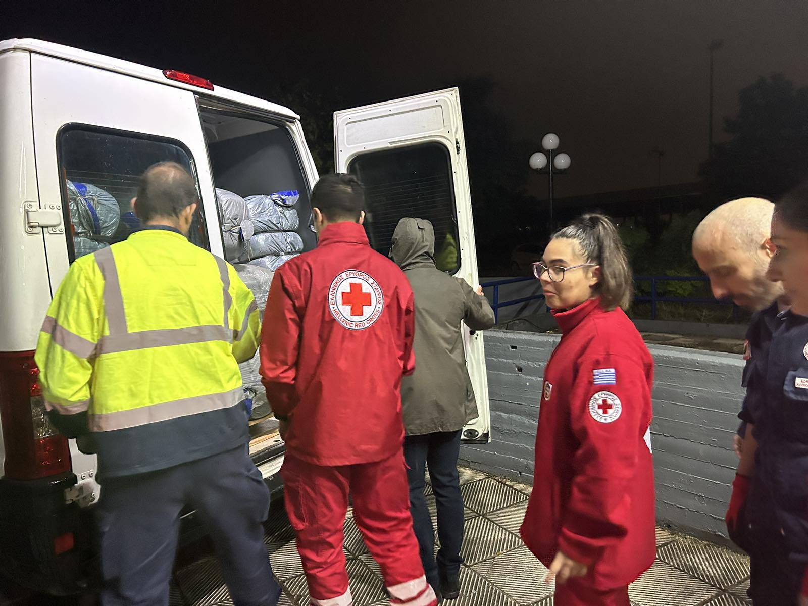 Ελληνικός Ερυθρός Σταυρός: Αποστολή ανθρωπιστικής βοήθειας στους πλημμυροπαθείς της Λάρισας (video)