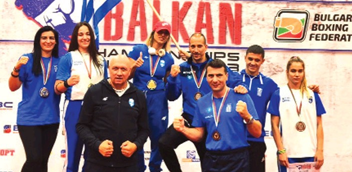 Δυνατά χτύπησε η καρδιά της ελληνικής πυγμαχίας στην Αλμπένα της Βουλγαρίας