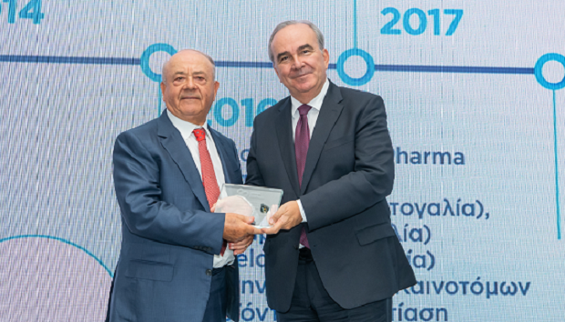 Τιμητική διάκριση του Ιδρυτή της RAFARM Ν. Ρασσιά για τη συνεισφορά του στην Ελληνική Φαρμακοβιομηχανία