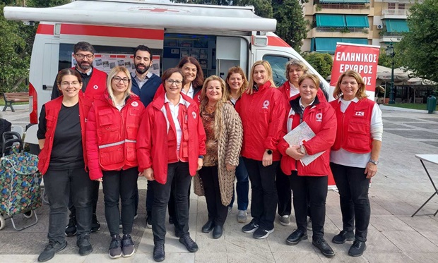 Ο Ελληνικός Ερυθρός Σταυρός πραγματοποίησε δράση ενημέρωσης και ευαισθητοποίησης για τον καρκίνο του μαστού στην Καλλιθέα