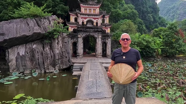Οι «ΕΙΚΟΝΕΣ», με τον Τάσο Δούση, συνεχίζουν το ταξίδι τους στο Βιετνάμ και στην πόλη Χόι Αν