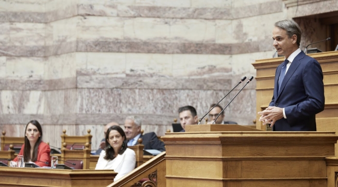 Φως στο βάθος του τούνελ ψάχνουν στην κυβέρνηση