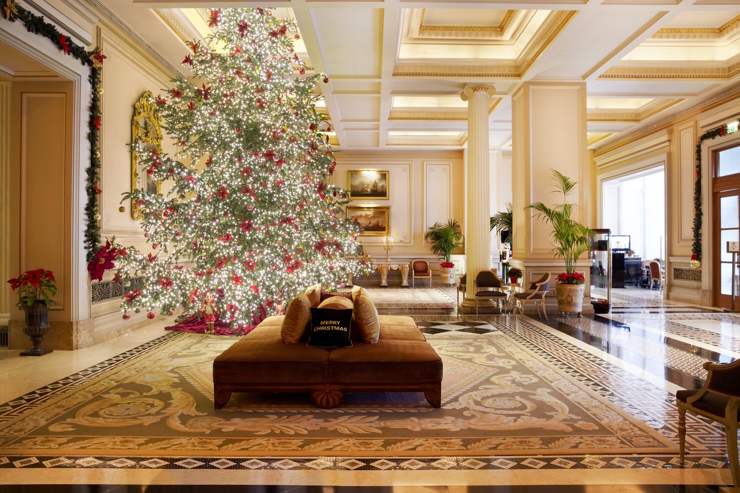 Λαμπερά Χριστούγεννα στα Ξενοδοχεία Μεγάλη Βρεταννία & King George