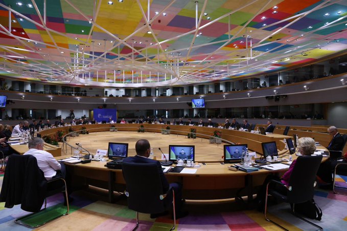 Live – Βρυξέλλες: Συμφωνία των «27» για παροχή επιπλέον 50 δισεκ. ευρώ στην Ουκρανία – Αγρότες πολιορκούν τη Σύνοδο Κορυφής