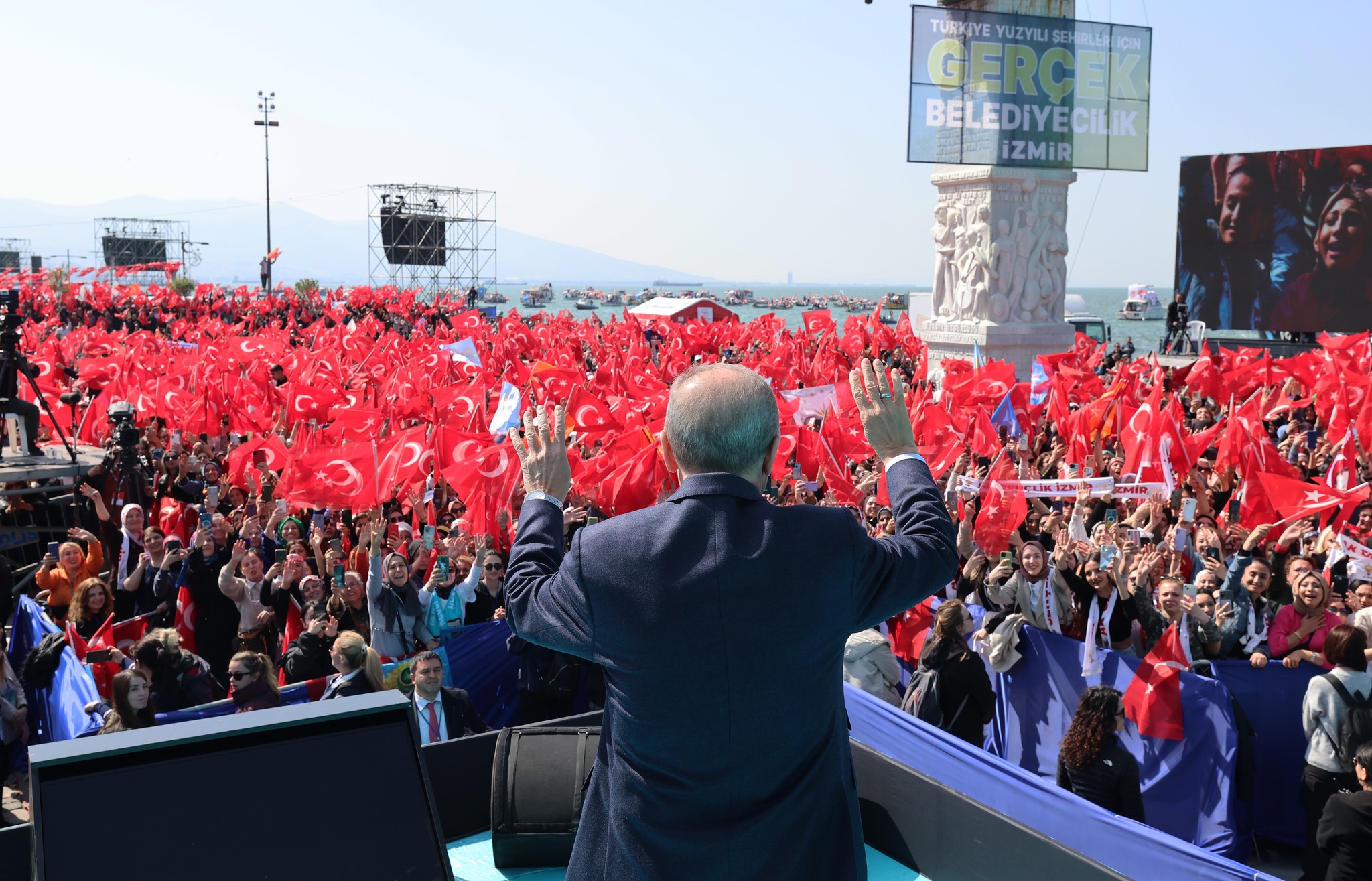 Τουρκία κατά της Δύσης σε όλα