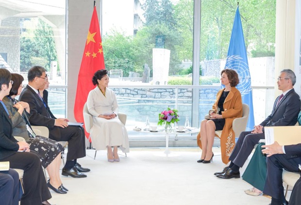 Η Πενγκ Λιγιουάν επισκέπτεται την έδρα της UNESCO, συναντά την επικεφαλής της υπηρεσίας