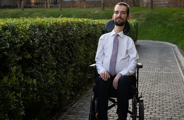 Στ. Κυμπουρόπουλος στο “Π”: Ο Προσωπικός Βοηθός των ανάπηρων ατόμων ήρθε για να μείνει