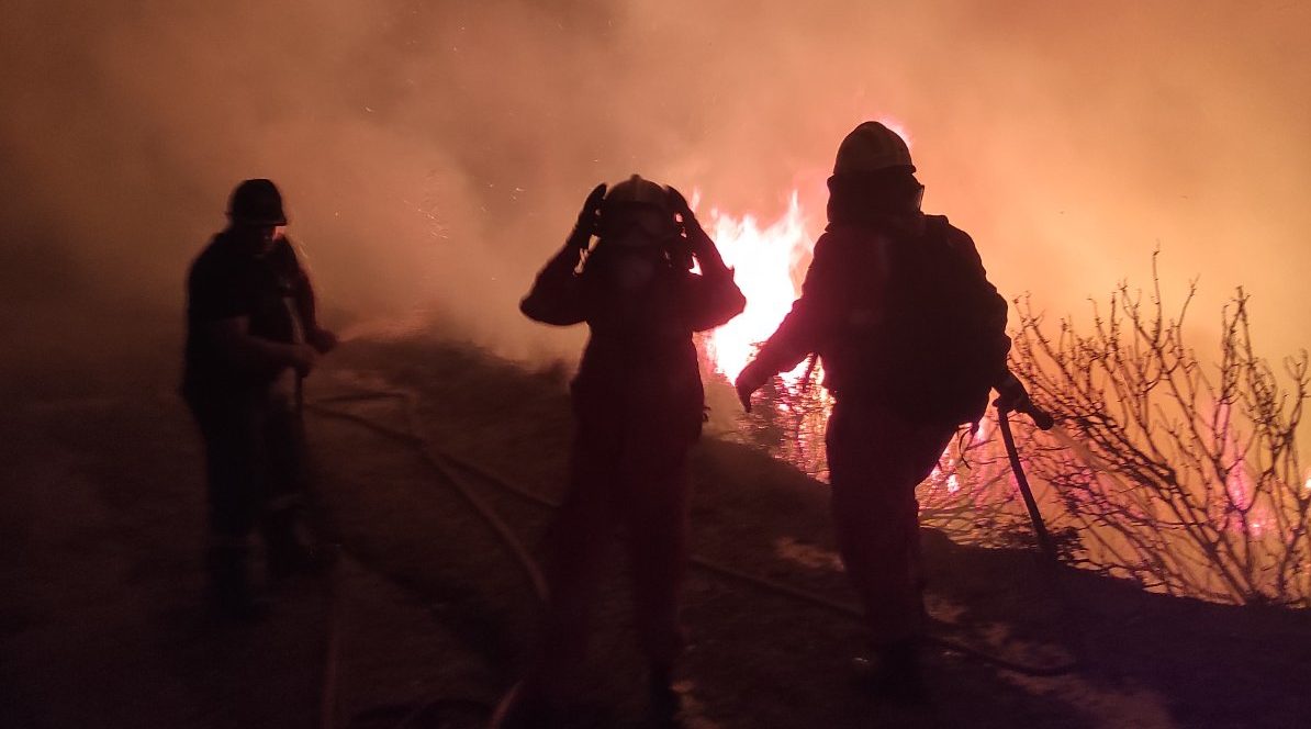 Οι εθελοντές Σαμαρείτες – Διασώστες στην πρώτη γραμμή της μάχης με τις φλόγες