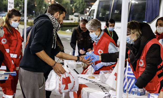 Ο Ελληνικός Ερυθρός Σταυρός γιορτάζει 147 χρόνια προσφοράς με κοινή δράση υποστήριξης Αστέγων σε Πειραιά, Θεσσαλονίκη και Πάτρα