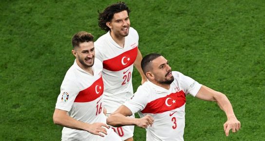 Ο Μερίχ Ντεμιράλ και ο Γκιουνόκ πέρασαν την Τουρκία στου “8” του ευρωπαϊκού πρωταθλήματος!