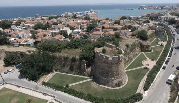 ΥΠΠΟ: Σε εξέλιξη το έργο αποκατάστασης και ανάδειξης των χερσαίων τειχών του μεσαιωνικού Κάστρου της Χίου