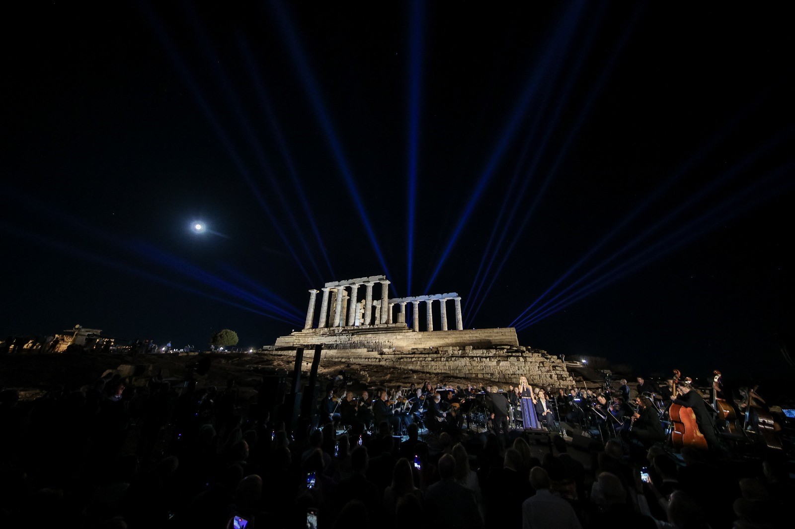 Ταξίδι στο Φως: Εμβληματική Φωταγώγηση του Ναού του Ποσειδώνα στο Σούνιο