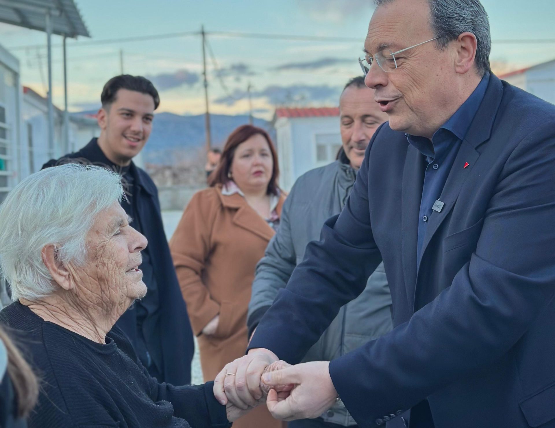 Σ. Φάμμελος: «Με την κυβέρνηση της απανθρωπιάς και των εξυπηρετήσεων, οι συμπατριώτες μας ζουν 4 χρόνια σε κοντέινερ»